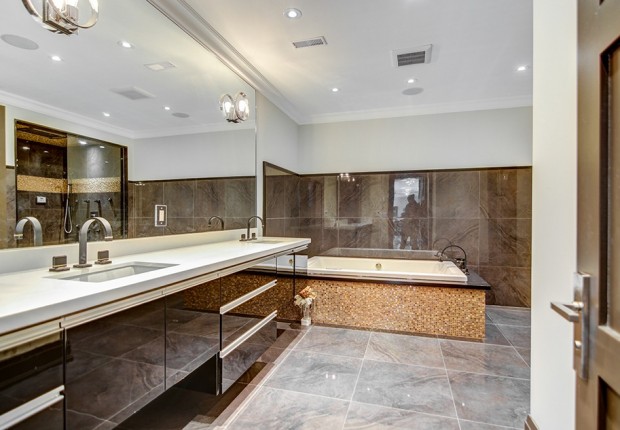 12 Riverside blvd-54