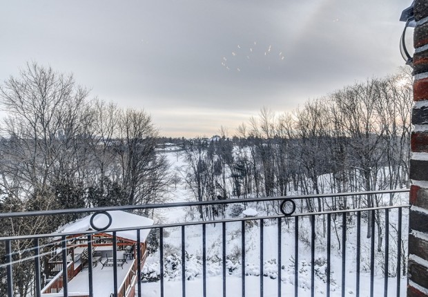 12 Riverside blvd-72